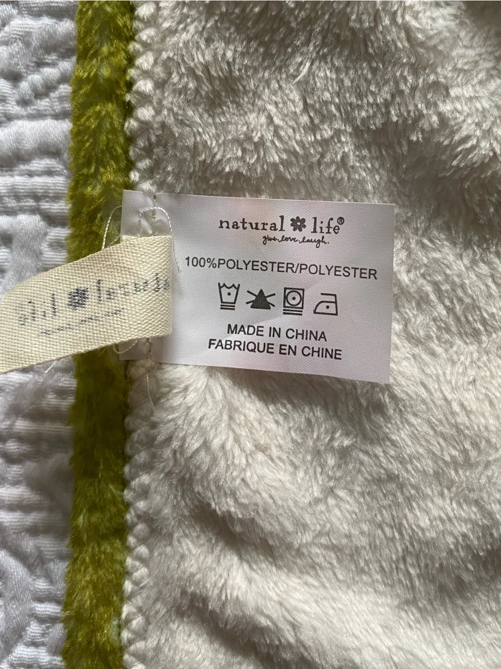 NATURAL LIFE Multicolor 'Live Happy' Floral Blanket